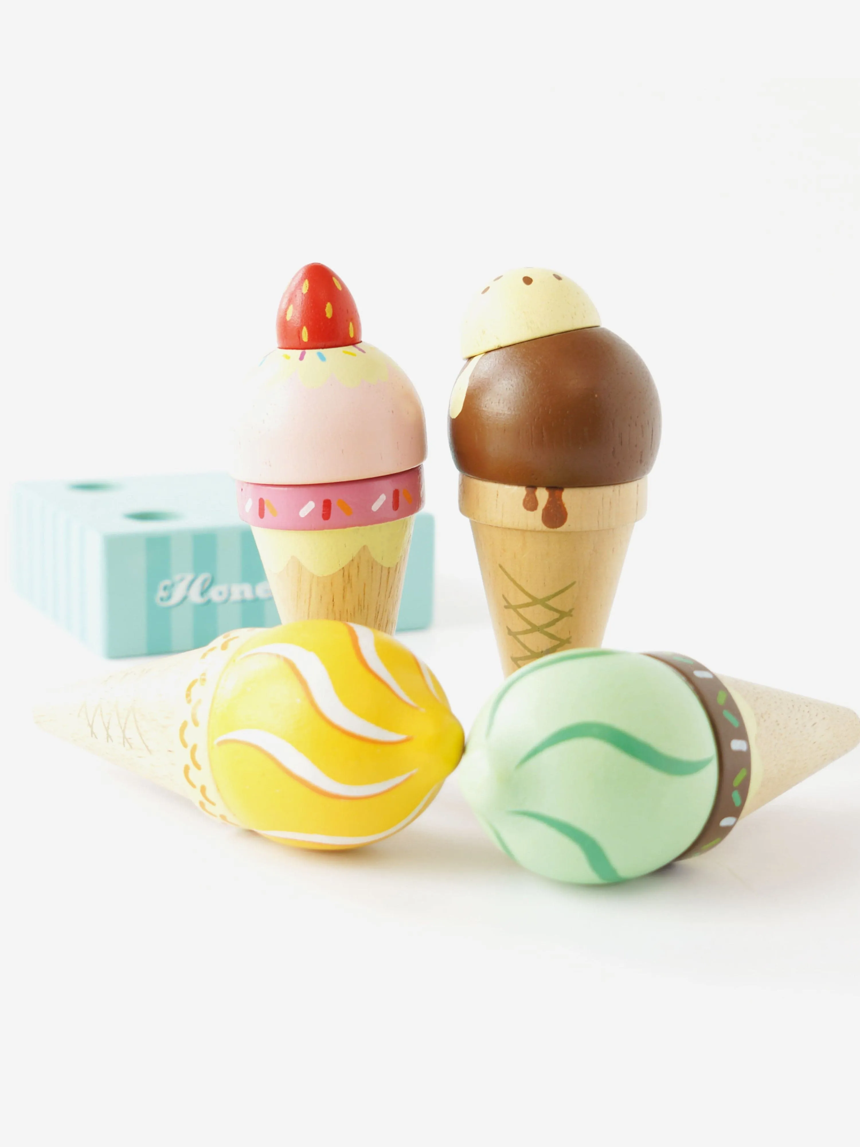 Le Toy Van Wooden Ice Cream Cones Set (W:10cm D:10cm H:13.7cm)