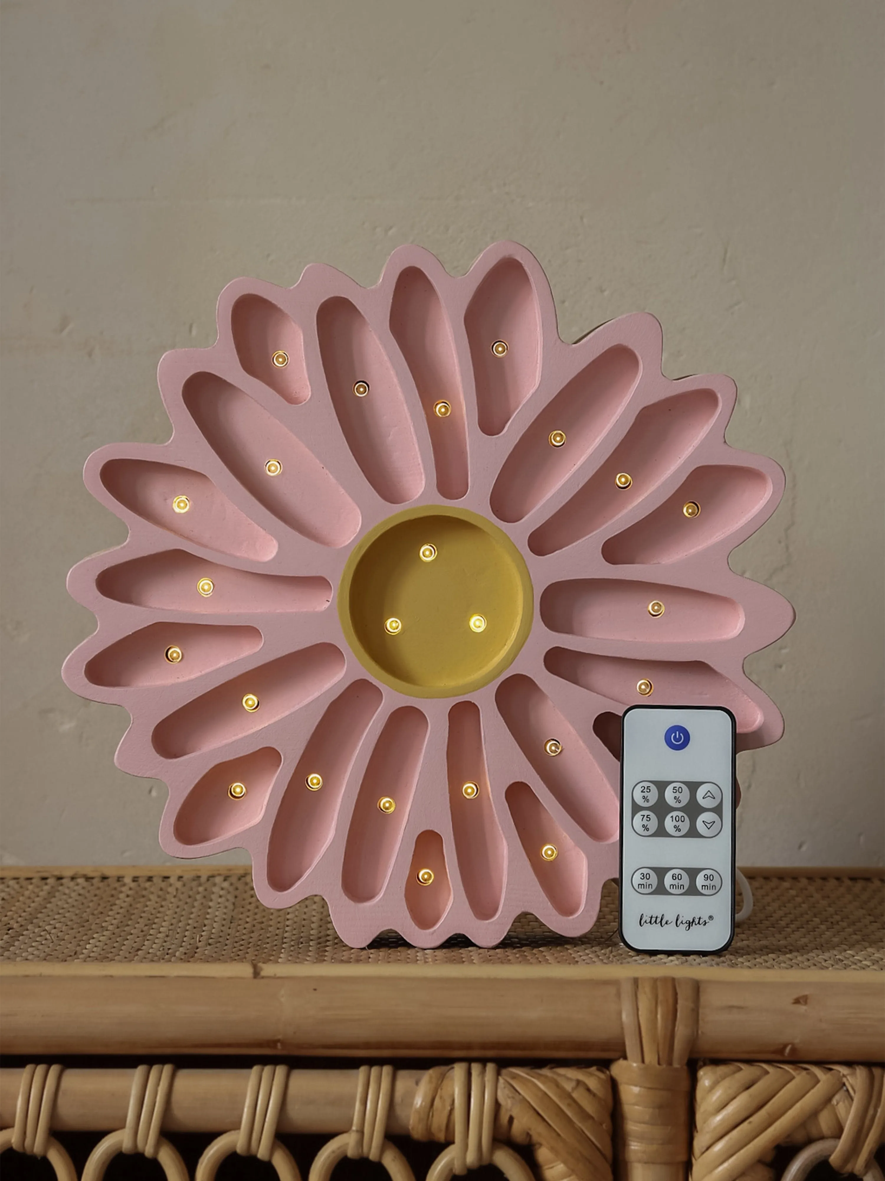 Little Lights Daisy Lamp in Pink (26.5x26.6x5.5cm)